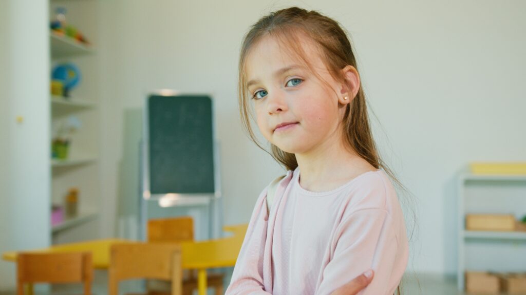 bambina a scuola
